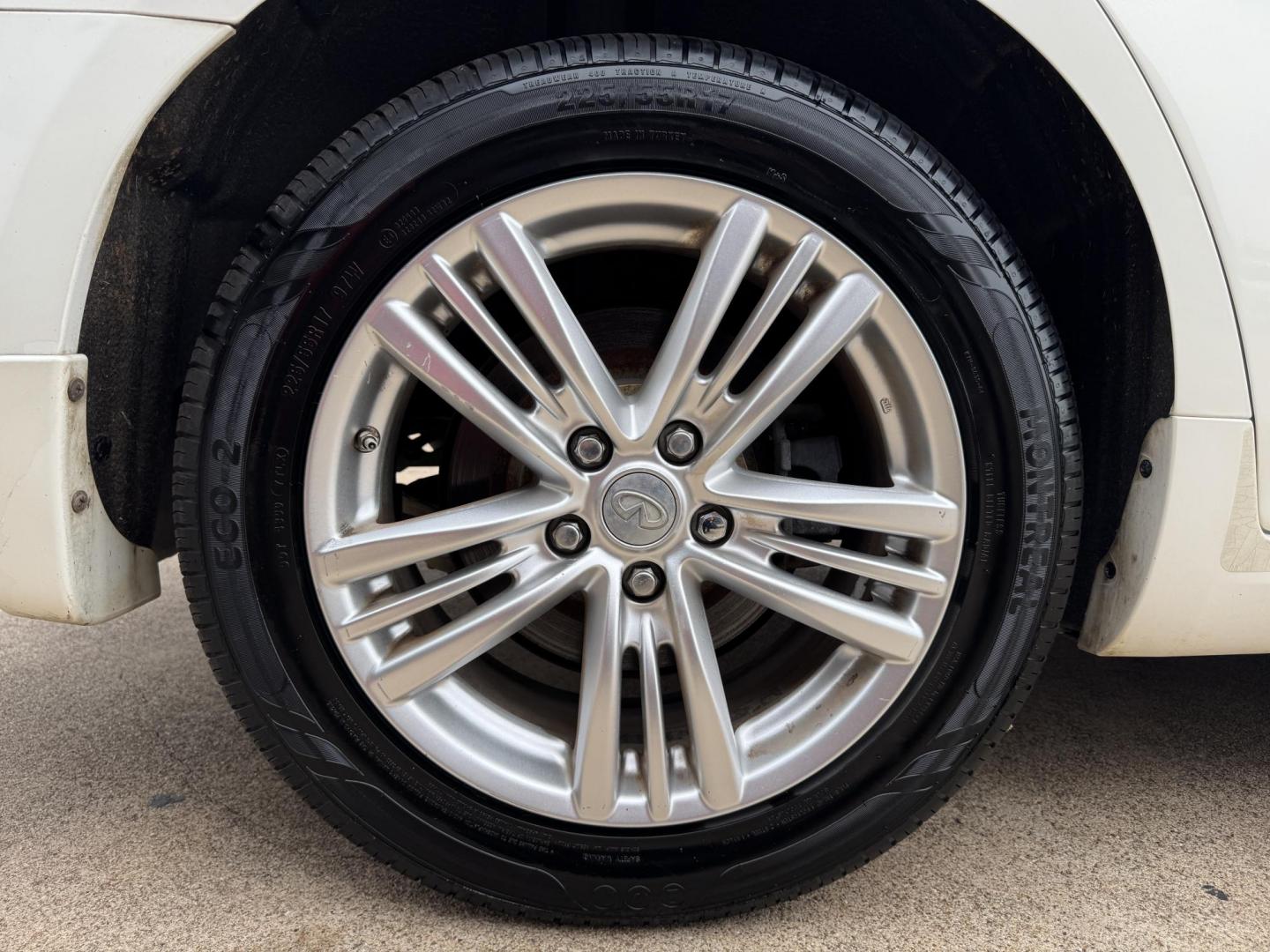 2015 WHITE /BLACK INFINITI Q40 BASE (JN1CV6AR0FM) , located at 5900 E. Lancaster Ave., Fort Worth, TX, 76112, (817) 457-5456, 0.000000, 0.000000 - Apply for financing today! CALL OR TEXT Byron at 817-966-5010 CALL OR TEXT Marco at 682-558-2178 se habla espanol! - Photo#21