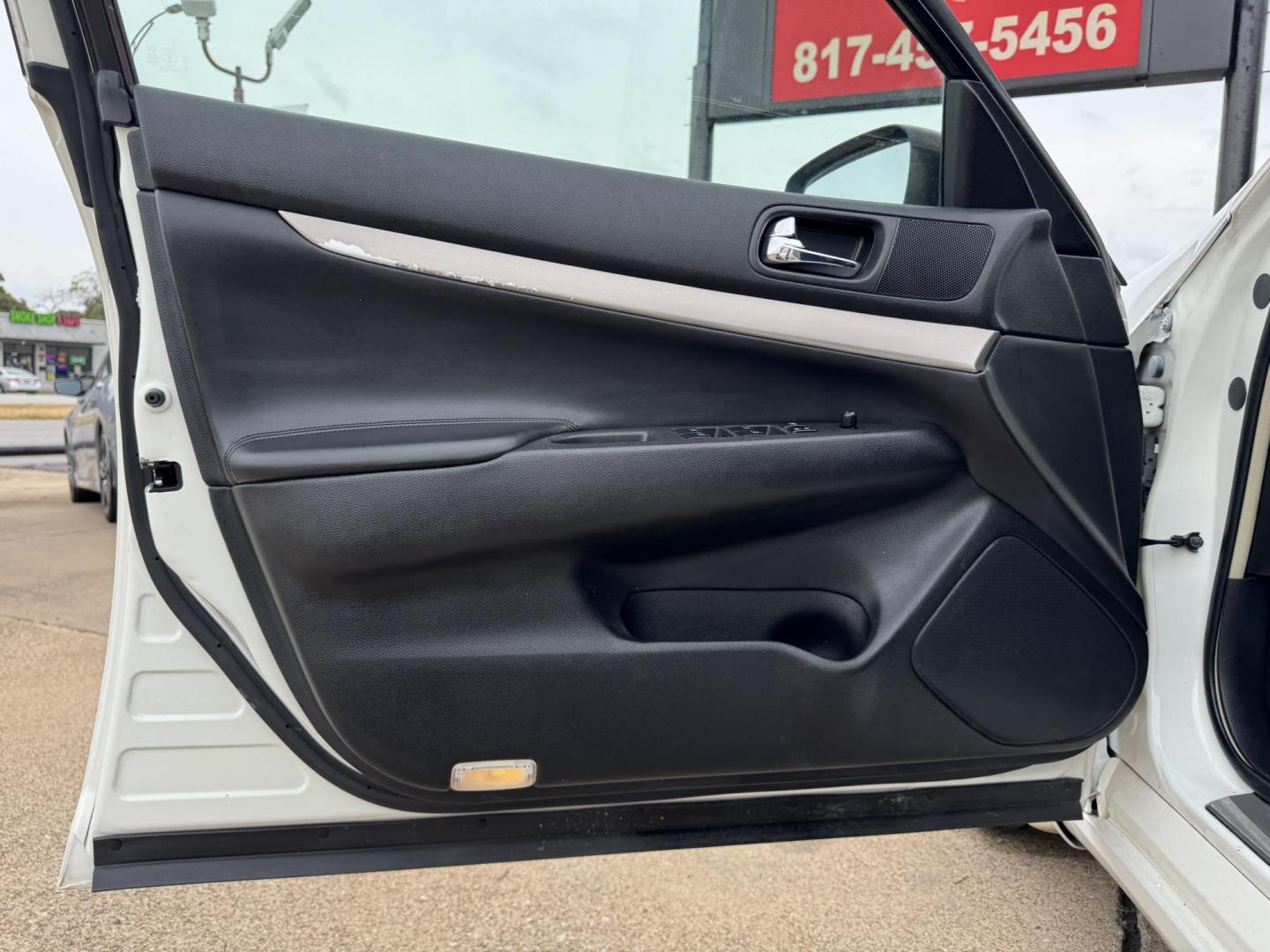 2015 WHITE /BLACK INFINITI Q40 BASE (JN1CV6AR0FM) , located at 5900 E. Lancaster Ave., Fort Worth, TX, 76112, (817) 457-5456, 0.000000, 0.000000 - Apply for financing today! CALL OR TEXT Byron at 817-966-5010 CALL OR TEXT Marco at 682-558-2178 se habla espanol! - Photo#7