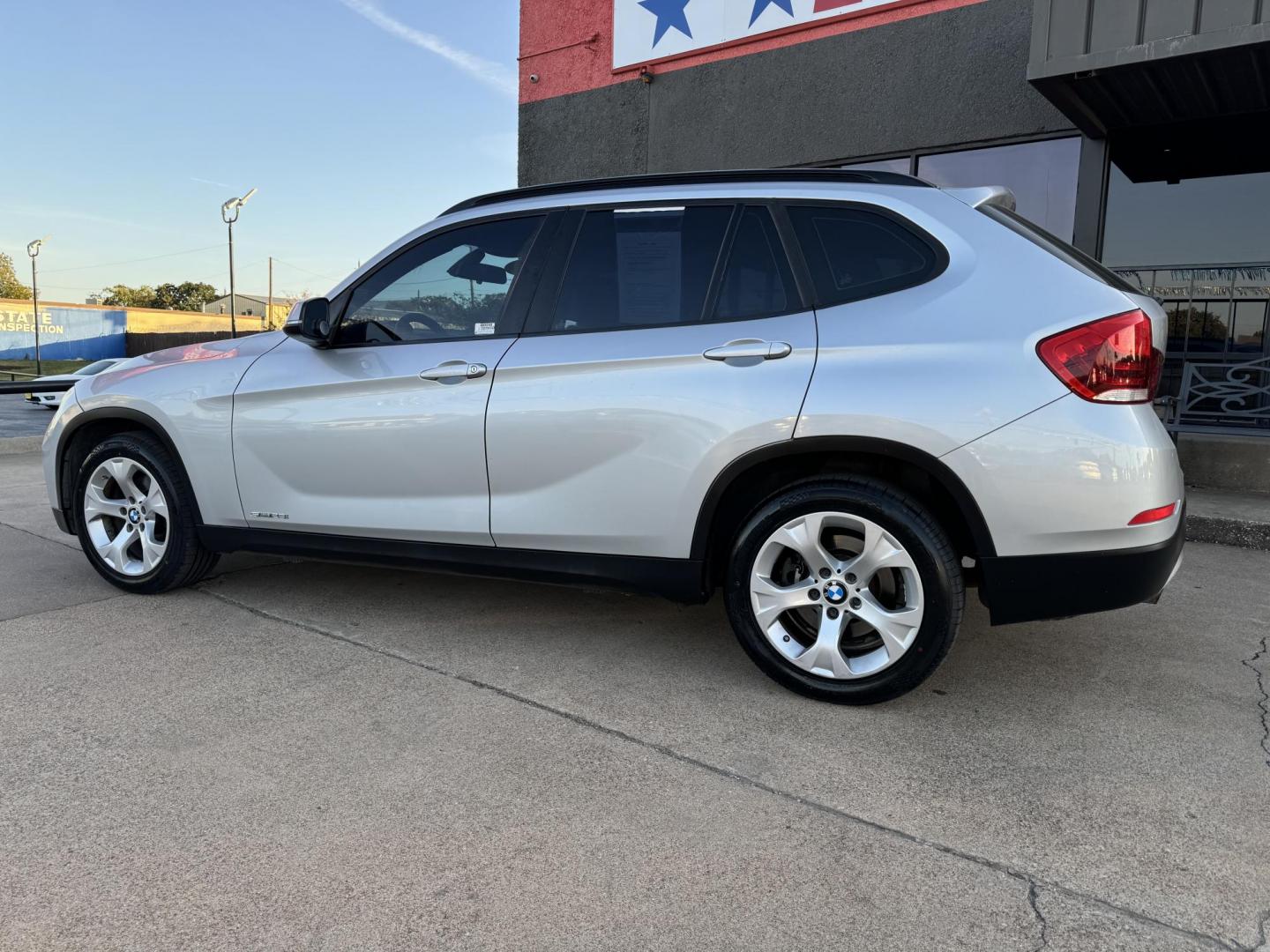 2014 SILVER BMW X1 SDRIVE28I (WBAVM1C52EV) , located at 5900 E. Lancaster Ave., Fort Worth, TX, 76112, (817) 457-5456, 0.000000, 0.000000 - This is a 2014 BMW X1 SDRIVE28I 4 DOOR SUV that is in excellent condition. There are no dents or scratches. The interior is clean with no rips or tears or stains. All power windows, door locks and seats. Ice cold AC for those hot Texas summer days. It is equipped with a CD player, AM/FM radio, AUX p - Photo#7