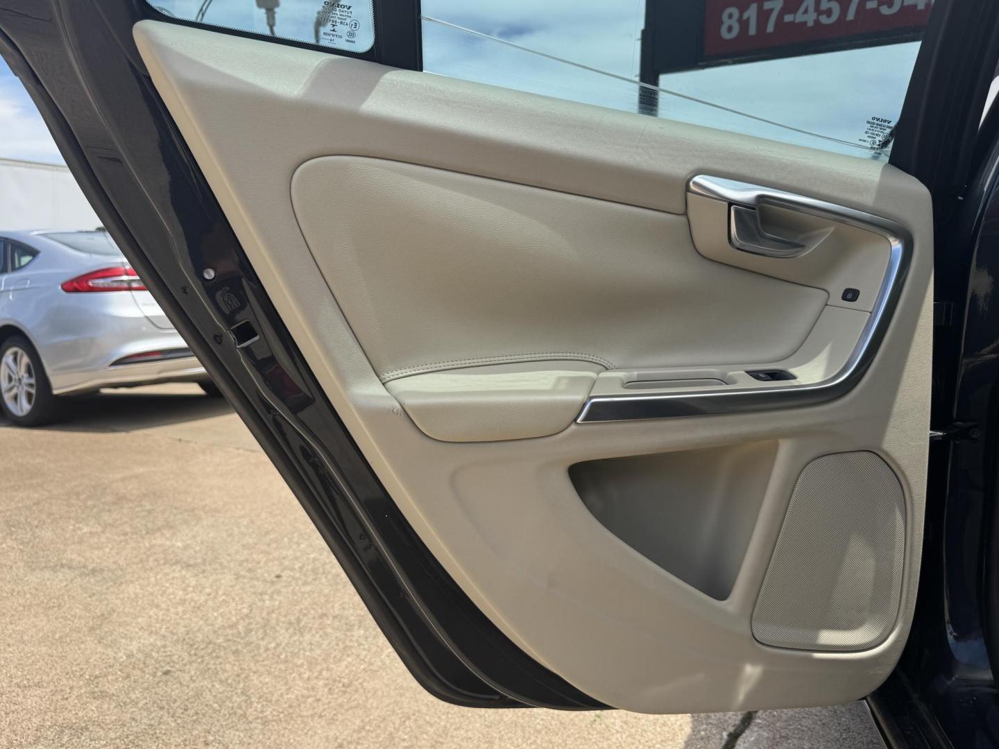 2015 GRAY VOLVO S60 PREMIER (YV140MFK2F2) , located at 5900 E. Lancaster Ave., Fort Worth, TX, 76112, (817) 457-5456, 0.000000, 0.000000 - This is a 2015 VOLVO S60 PREMIER 4 DOOR SEDAN that is in excellent condition. There are no dents or scratches. The interior is clean with no rips or tears or stains. All power windows, door locks and seats. Ice cold AC for those hot Texas summer days. It is equipped with a CD player, AM/FM radio, AU - Photo#10