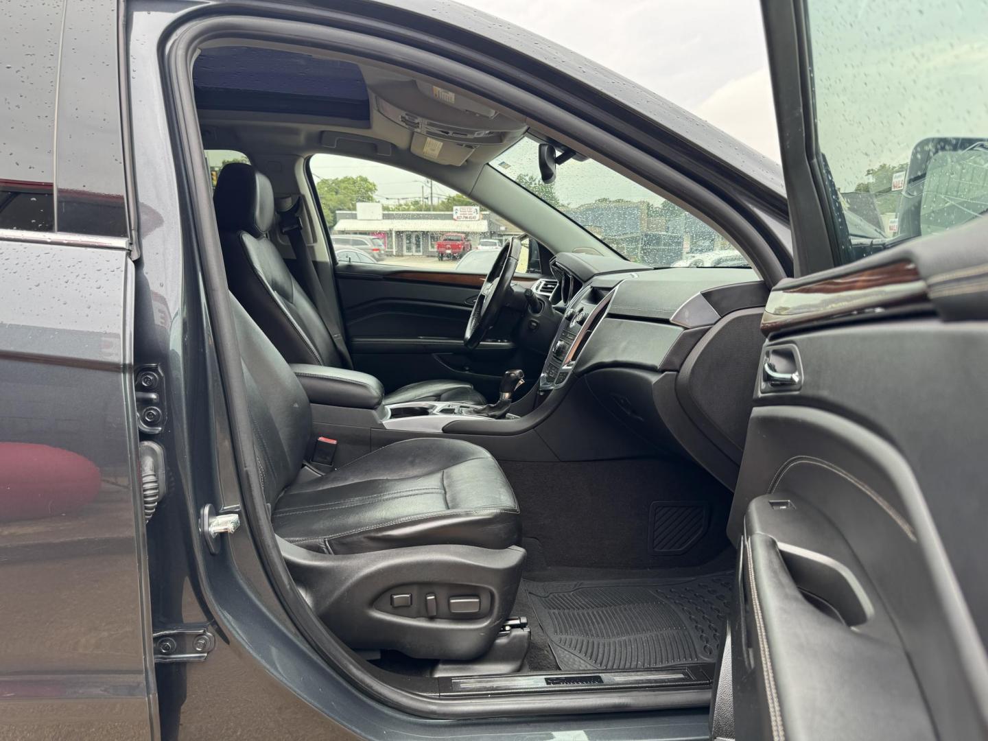 2012 GRAY CADILLAC SRX PERFORMANCE (3GYFNBE34CS) , located at 5900 E. Lancaster Ave., Fort Worth, TX, 76112, (817) 457-5456, 0.000000, 0.000000 - This is a 2012 CADILLAC SRX PERFORMANCE 4 DOOR SUV that is in excellent condition. There are no dents or scratches. The interior is clean with no rips or tears or stains. All power windows, door locks and seats. Ice cold AC for those hot Texas summer days. It is equipped with a CD player, AM/FM radi - Photo#14