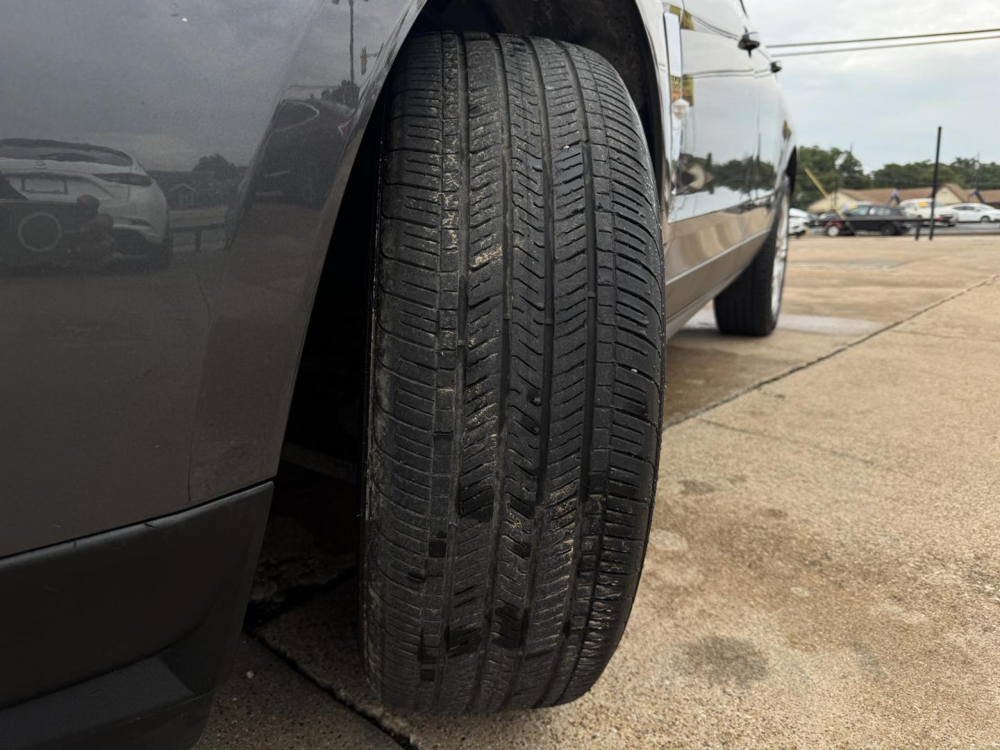 2012 GRAY CADILLAC SRX PERFORMANCE (3GYFNBE34CS) , located at 5900 E. Lancaster Ave., Fort Worth, TX, 76112, (817) 457-5456, 0.000000, 0.000000 - This is a 2012 CADILLAC SRX PERFORMANCE 4 DOOR SUV that is in excellent condition. There are no dents or scratches. The interior is clean with no rips or tears or stains. All power windows, door locks and seats. Ice cold AC for those hot Texas summer days. It is equipped with a CD player, AM/FM radi - Photo#19