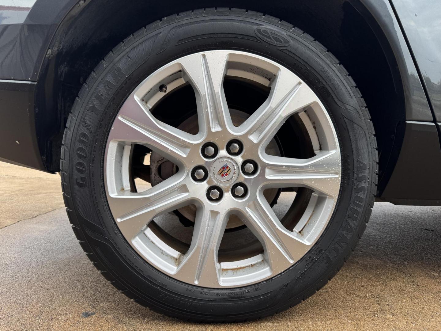 2012 GRAY CADILLAC SRX PERFORMANCE (3GYFNBE34CS) , located at 5900 E. Lancaster Ave., Fort Worth, TX, 76112, (817) 457-5456, 0.000000, 0.000000 - This is a 2012 CADILLAC SRX PERFORMANCE 4 DOOR SUV that is in excellent condition. There are no dents or scratches. The interior is clean with no rips or tears or stains. All power windows, door locks and seats. Ice cold AC for those hot Texas summer days. It is equipped with a CD player, AM/FM radi - Photo#20