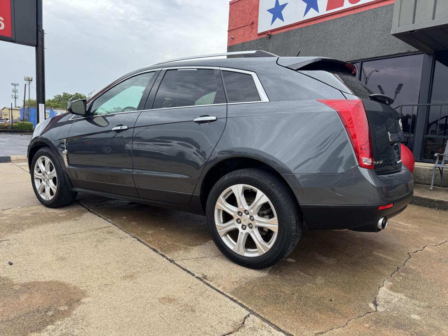 2012 GRAY CADILLAC SRX PERFORMANCE (3GYFNBE34CS) , located at 5900 E. Lancaster Ave., Fort Worth, TX, 76112, (817) 457-5456, 0.000000, 0.000000 - This is a 2012 CADILLAC SRX PERFORMANCE 4 DOOR SUV that is in excellent condition. There are no dents or scratches. The interior is clean with no rips or tears or stains. All power windows, door locks and seats. Ice cold AC for those hot Texas summer days. It is equipped with a CD player, AM/FM radi - Photo#5