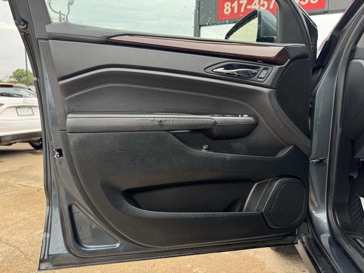 2012 GRAY CADILLAC SRX PERFORMANCE (3GYFNBE34CS) , located at 5900 E. Lancaster Ave., Fort Worth, TX, 76112, (817) 457-5456, 0.000000, 0.000000 - This is a 2012 CADILLAC SRX PERFORMANCE 4 DOOR SUV that is in excellent condition. There are no dents or scratches. The interior is clean with no rips or tears or stains. All power windows, door locks and seats. Ice cold AC for those hot Texas summer days. It is equipped with a CD player, AM/FM radi - Photo#6