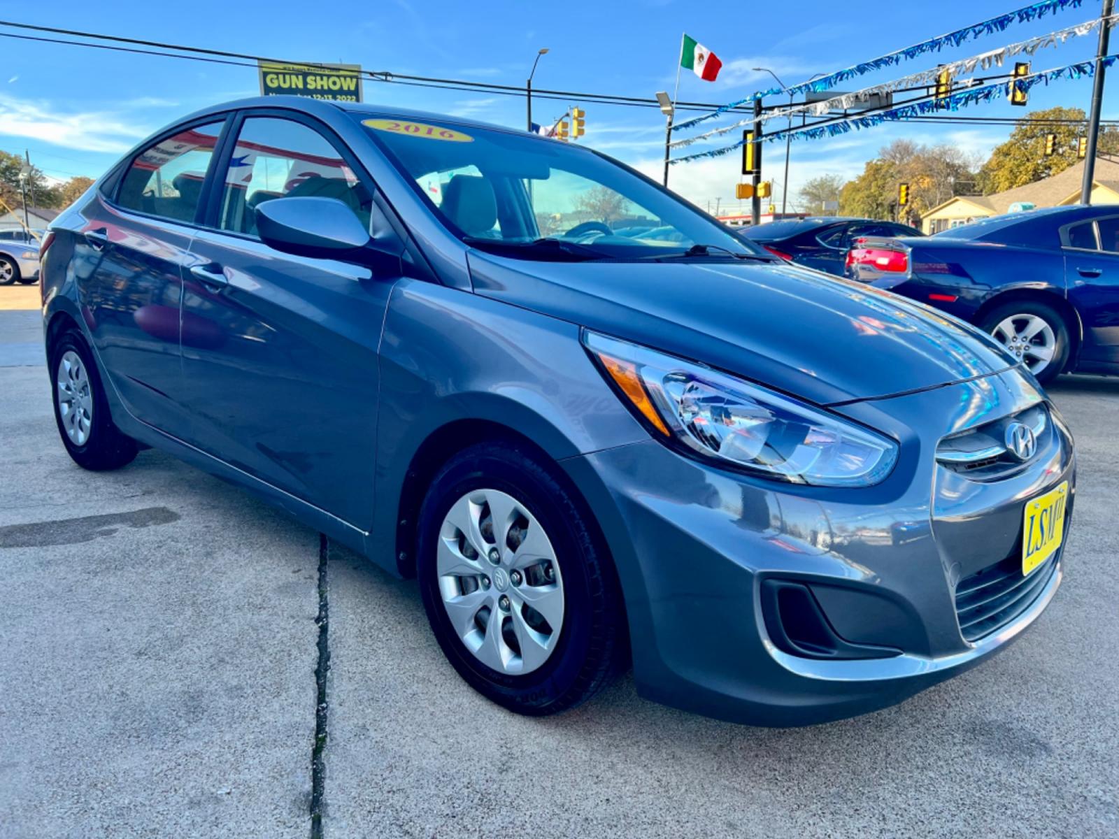 2016 GRAY /Gray HYUNDAI ACCENT SE SE 4dr Sedan 6A (KMHCT4AE3GU) with an 1.6L I4 engine, Automatic 6-Speed transmission, located at 5900 E. Lancaster Ave., Fort Worth, TX, 76112, (817) 457-5456, 0.000000, 0.000000 - This is a 2016 Hyundai Accent SE 4dr Sedan 6A that is in excellent condition. There are no dents or scratches. The interior is clean with no rips or tears or stains. All power windows, door locks and seats. Ice cold AC for those hot Texas summer days. It is equipped with a CD player, AM/FM radio, AU - Photo #7