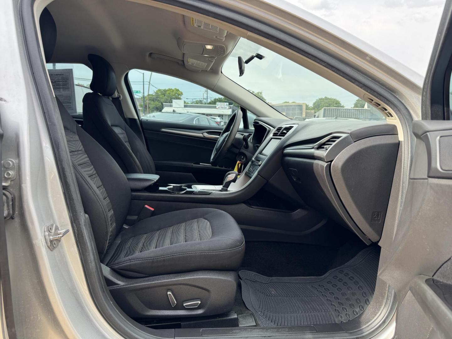 2016 SILVER FORD FUSION SE (3FA6P0H77GR) , located at 5900 E. Lancaster Ave., Fort Worth, TX, 76112, (817) 457-5456, 0.000000, 0.000000 - Photo#15