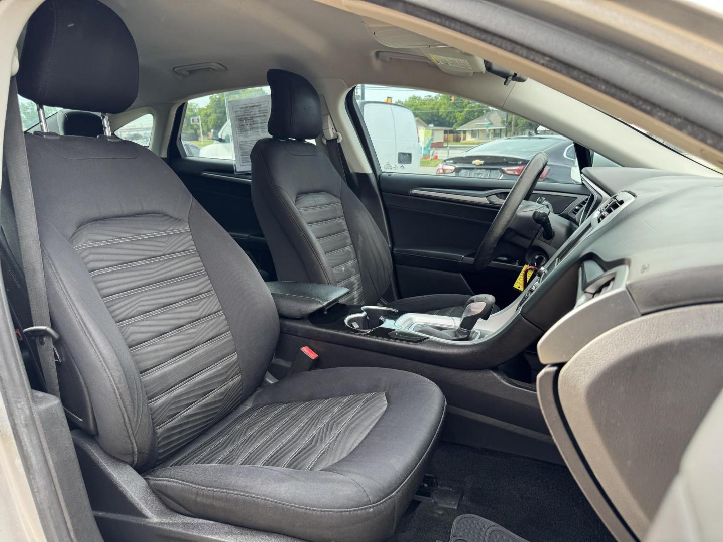 2016 SILVER FORD FUSION SE (3FA6P0H77GR) , located at 5900 E. Lancaster Ave., Fort Worth, TX, 76112, (817) 457-5456, 0.000000, 0.000000 - Photo#16