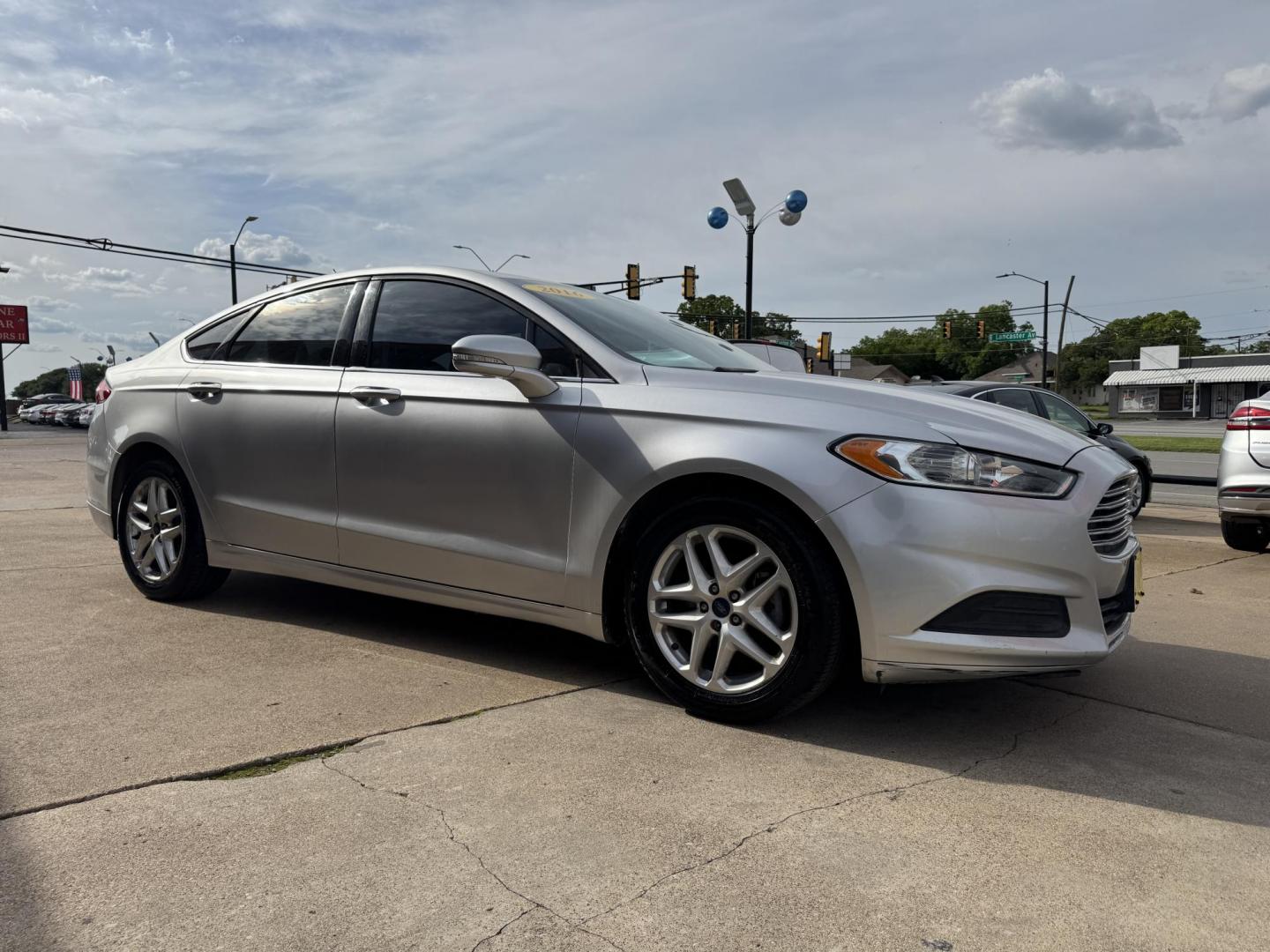 2016 SILVER FORD FUSION SE (3FA6P0H77GR) , located at 5900 E. Lancaster Ave., Fort Worth, TX, 76112, (817) 457-5456, 0.000000, 0.000000 - Photo#2