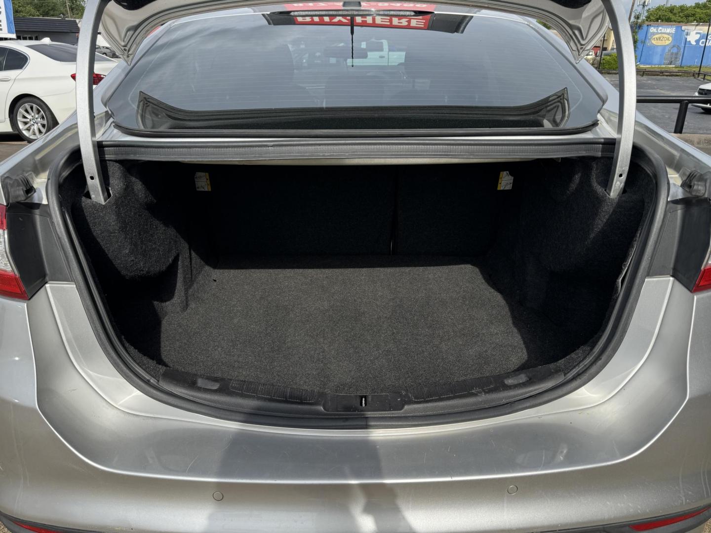 2016 SILVER FORD FUSION SE (3FA6P0H77GR) , located at 5900 E. Lancaster Ave., Fort Worth, TX, 76112, (817) 457-5456, 0.000000, 0.000000 - Photo#5