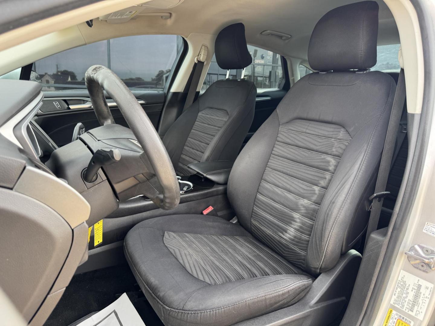 2016 SILVER FORD FUSION SE (3FA6P0H77GR) , located at 5900 E. Lancaster Ave., Fort Worth, TX, 76112, (817) 457-5456, 0.000000, 0.000000 - Photo#9