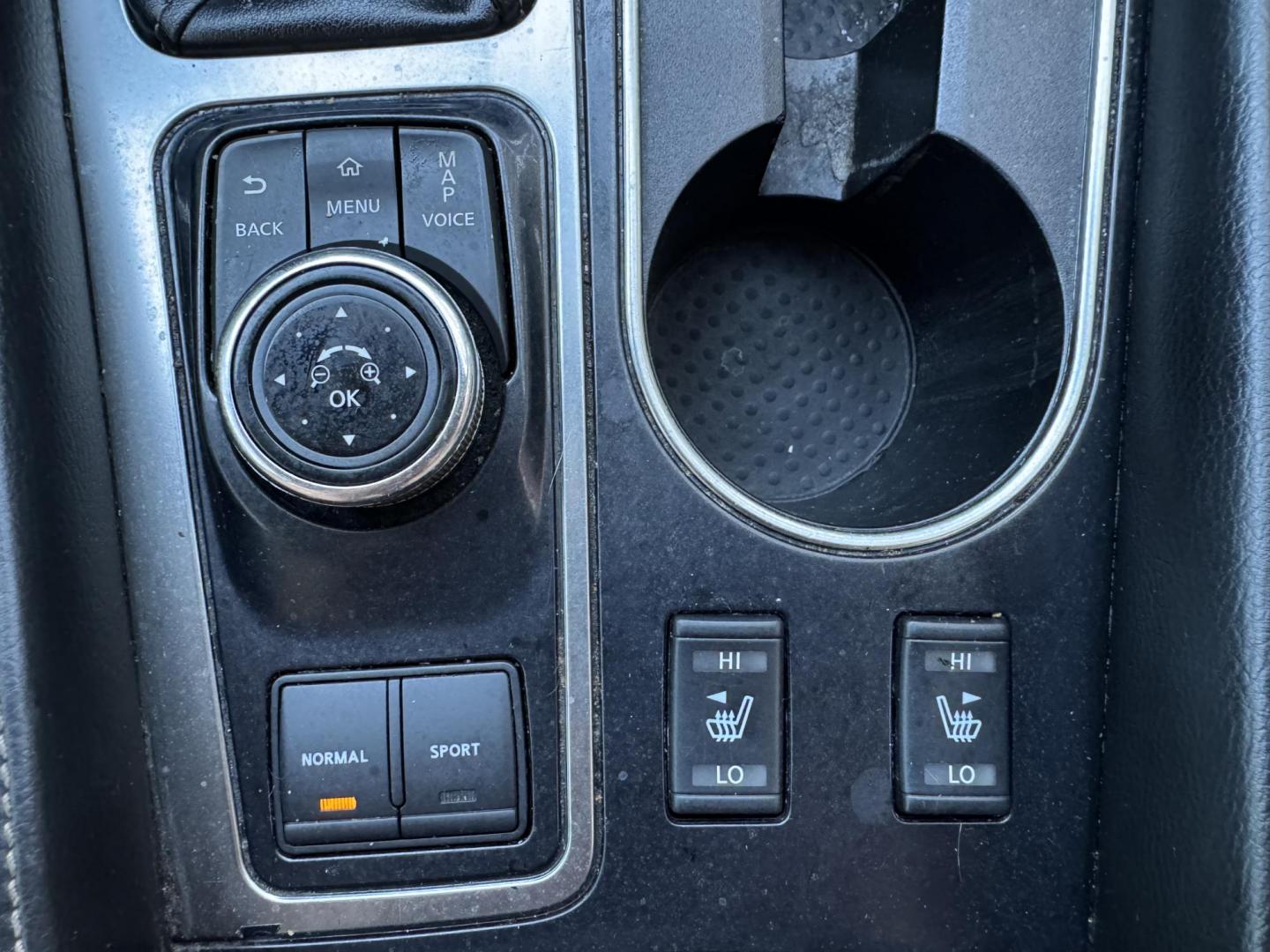 2017 WHITE NISSAN MAXIMA SR; S; SL; PL (1N4AA6AP0HC) , located at 5900 E. Lancaster Ave., Fort Worth, TX, 76112, (817) 457-5456, 0.000000, 0.000000 - Photo#18