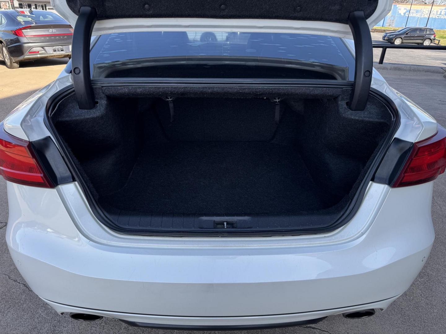 2017 WHITE NISSAN MAXIMA SR; S; SL; PL (1N4AA6AP0HC) , located at 5900 E. Lancaster Ave., Fort Worth, TX, 76112, (817) 457-5456, 0.000000, 0.000000 - Photo#5