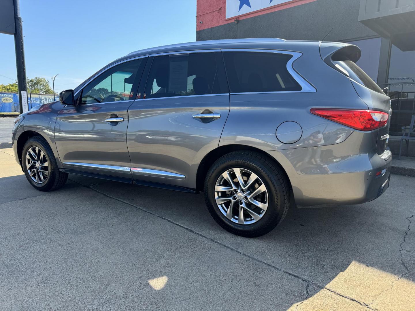 2015 GRAY INFINITI QX60 BASE (5N1AL0MM0FC) , located at 5900 E. Lancaster Ave., Fort Worth, TX, 76112, (817) 457-5456, 0.000000, 0.000000 - Photo#7