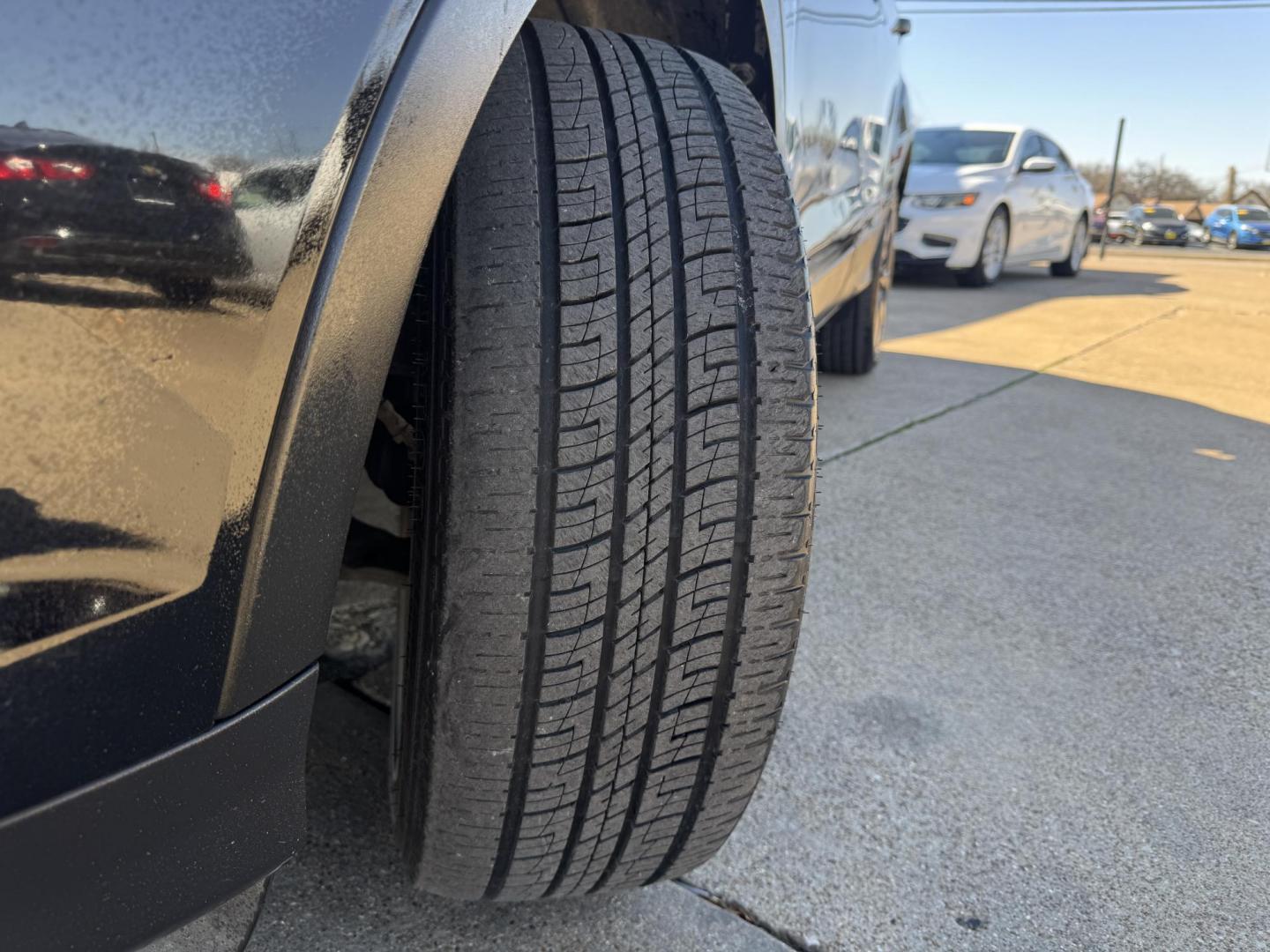 2018 BLACK FORD ESCAPE SE (1FMCU0GD4JU) , located at 5900 E. Lancaster Ave., Fort Worth, TX, 76112, (817) 457-5456, 0.000000, 0.000000 - Photo#21