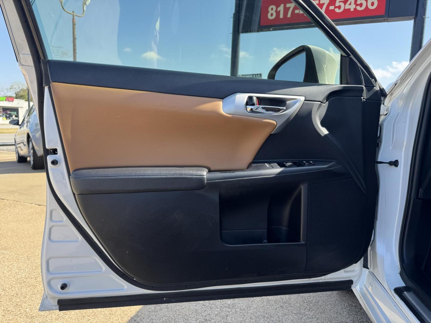 2012 WHITE LEXUS CT 200H BASE (JTHKD5BH8C2) , located at 5900 E. Lancaster Ave., Fort Worth, TX, 76112, (817) 457-5456, 0.000000, 0.000000 - Photo#7