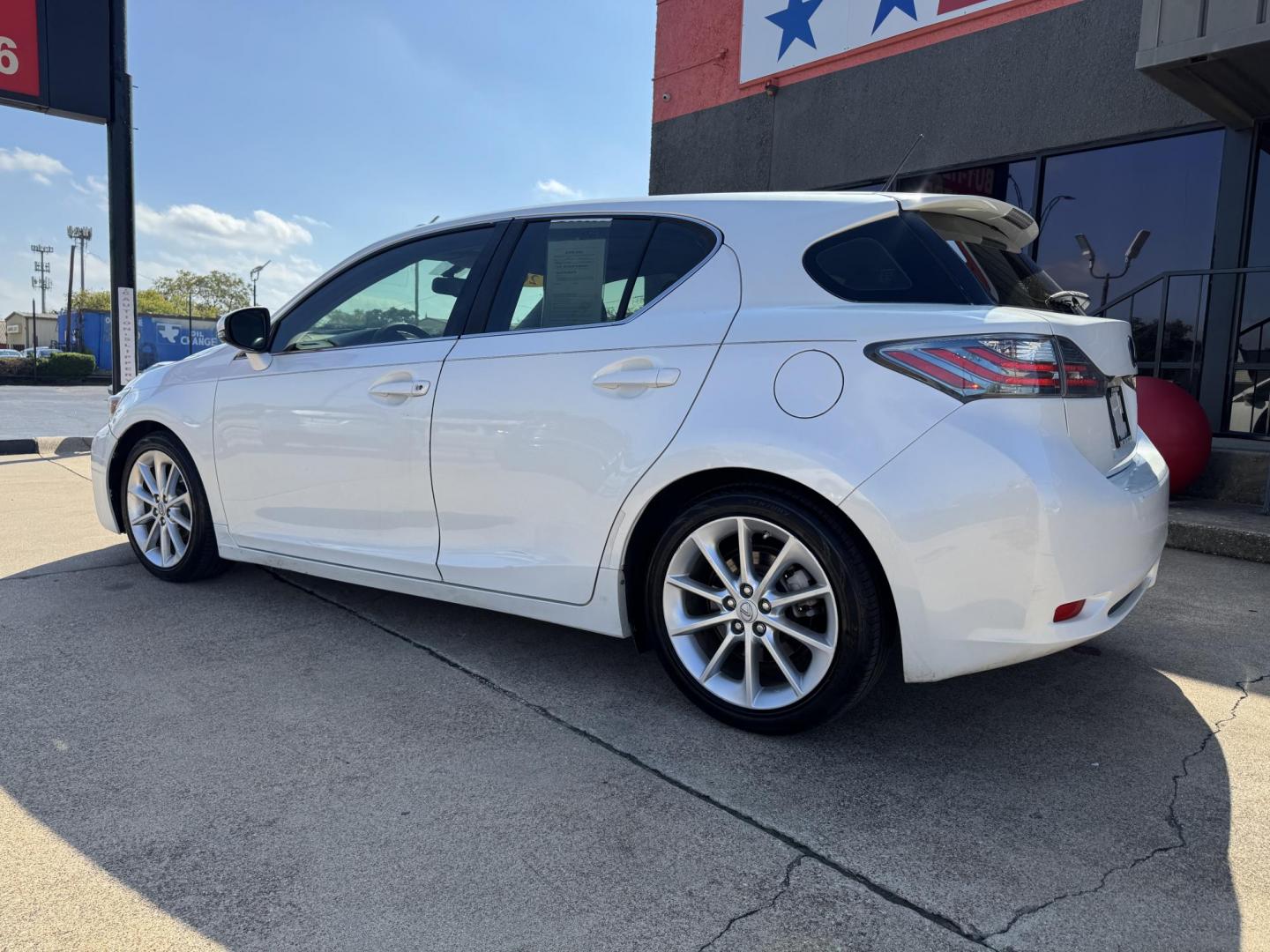 2012 WHITE LEXUS CT 200H BASE (JTHKD5BH8C2) , located at 5900 E. Lancaster Ave., Fort Worth, TX, 76112, (817) 457-5456, 0.000000, 0.000000 - Photo#6