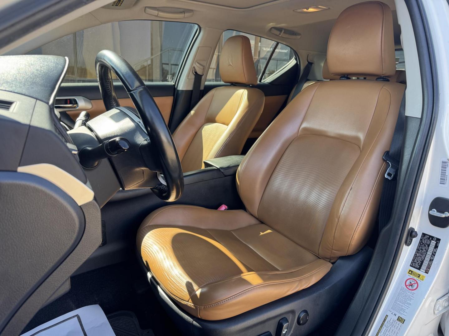 2012 WHITE LEXUS CT 200H BASE (JTHKD5BH8C2) , located at 5900 E. Lancaster Ave., Fort Worth, TX, 76112, (817) 457-5456, 0.000000, 0.000000 - Photo#9