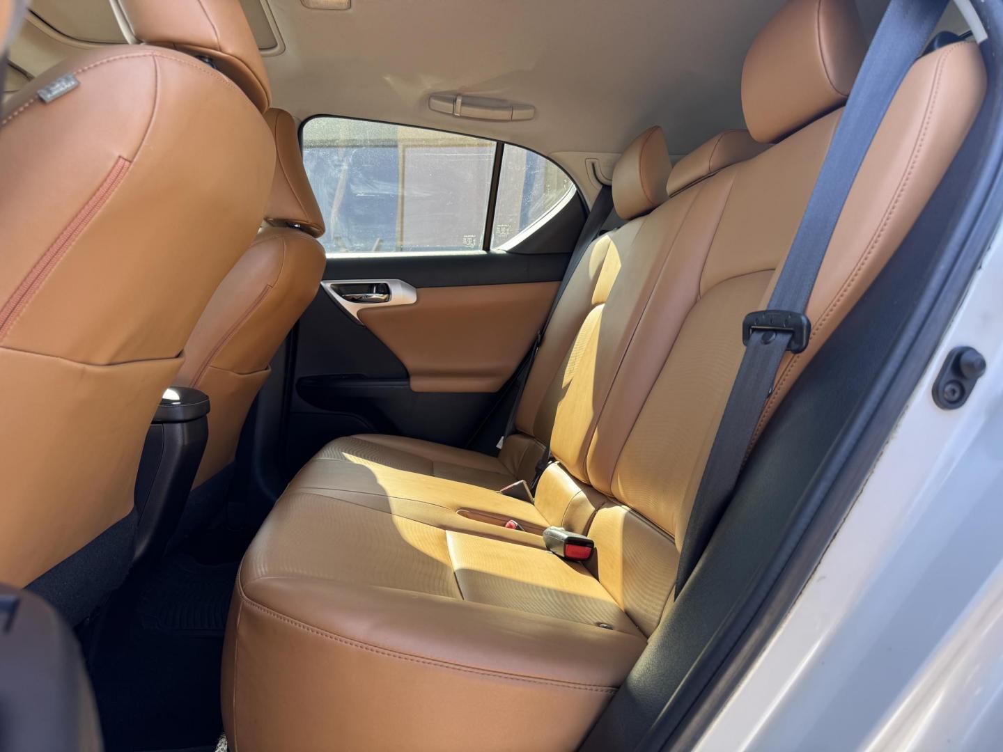 2012 WHITE LEXUS CT 200H BASE (JTHKD5BH8C2) , located at 5900 E. Lancaster Ave., Fort Worth, TX, 76112, (817) 457-5456, 0.000000, 0.000000 - Photo#11