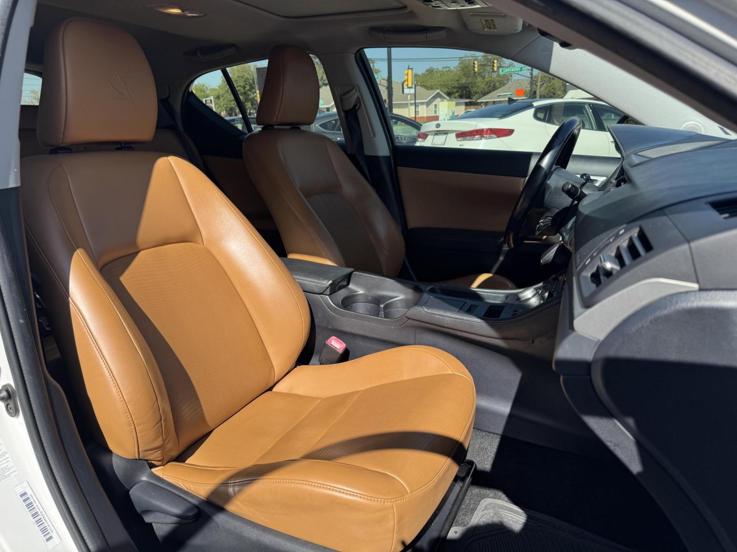 2012 WHITE LEXUS CT 200H BASE (JTHKD5BH8C2) , located at 5900 E. Lancaster Ave., Fort Worth, TX, 76112, (817) 457-5456, 0.000000, 0.000000 - Photo#16