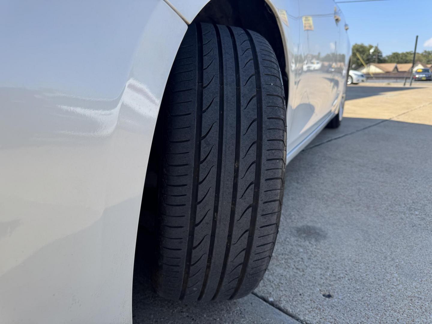 2012 WHITE LEXUS CT 200H BASE (JTHKD5BH8C2) , located at 5900 E. Lancaster Ave., Fort Worth, TX, 76112, (817) 457-5456, 0.000000, 0.000000 - Photo#20