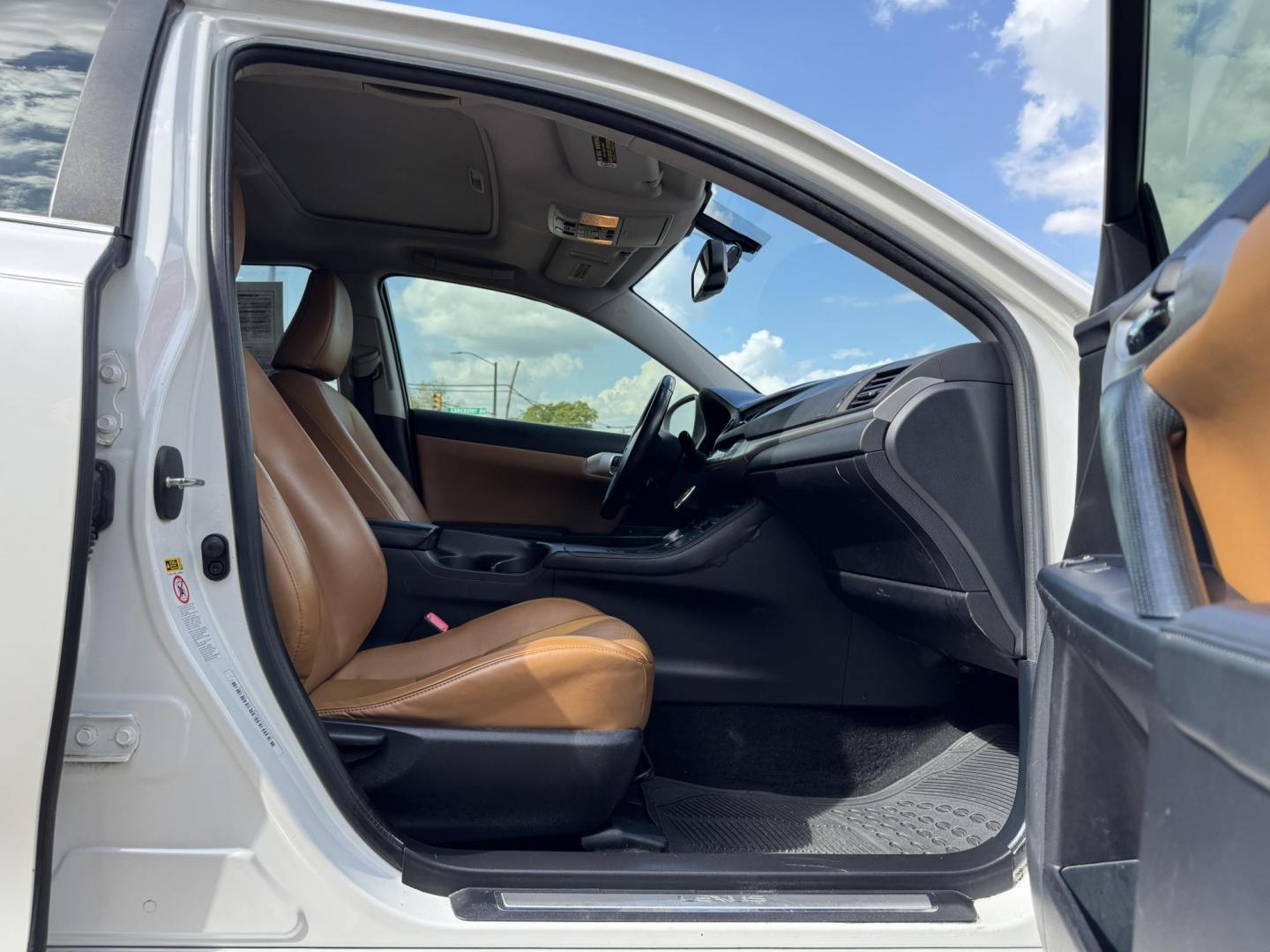 2012 WHITE LEXUS CT 200H BASE (JTHKD5BH8C2) , located at 5900 E. Lancaster Ave., Fort Worth, TX, 76112, (817) 457-5456, 0.000000, 0.000000 - Photo#16