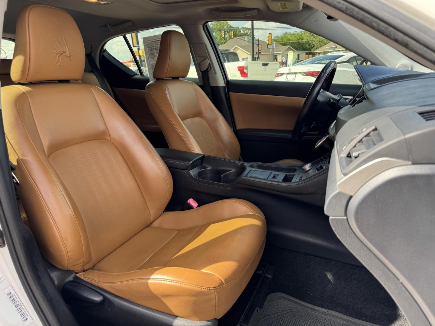 2012 WHITE LEXUS CT 200H BASE (JTHKD5BH8C2) , located at 5900 E. Lancaster Ave., Fort Worth, TX, 76112, (817) 457-5456, 0.000000, 0.000000 - Photo#17