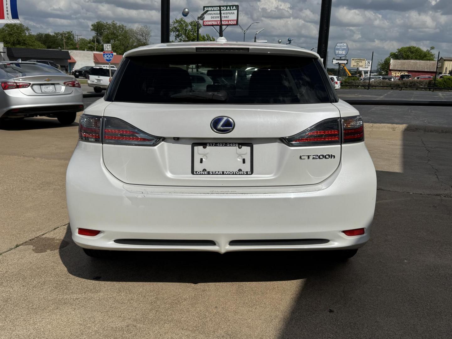 2012 WHITE LEXUS CT 200H BASE (JTHKD5BH8C2) , located at 5900 E. Lancaster Ave., Fort Worth, TX, 76112, (817) 457-5456, 0.000000, 0.000000 - Photo#4