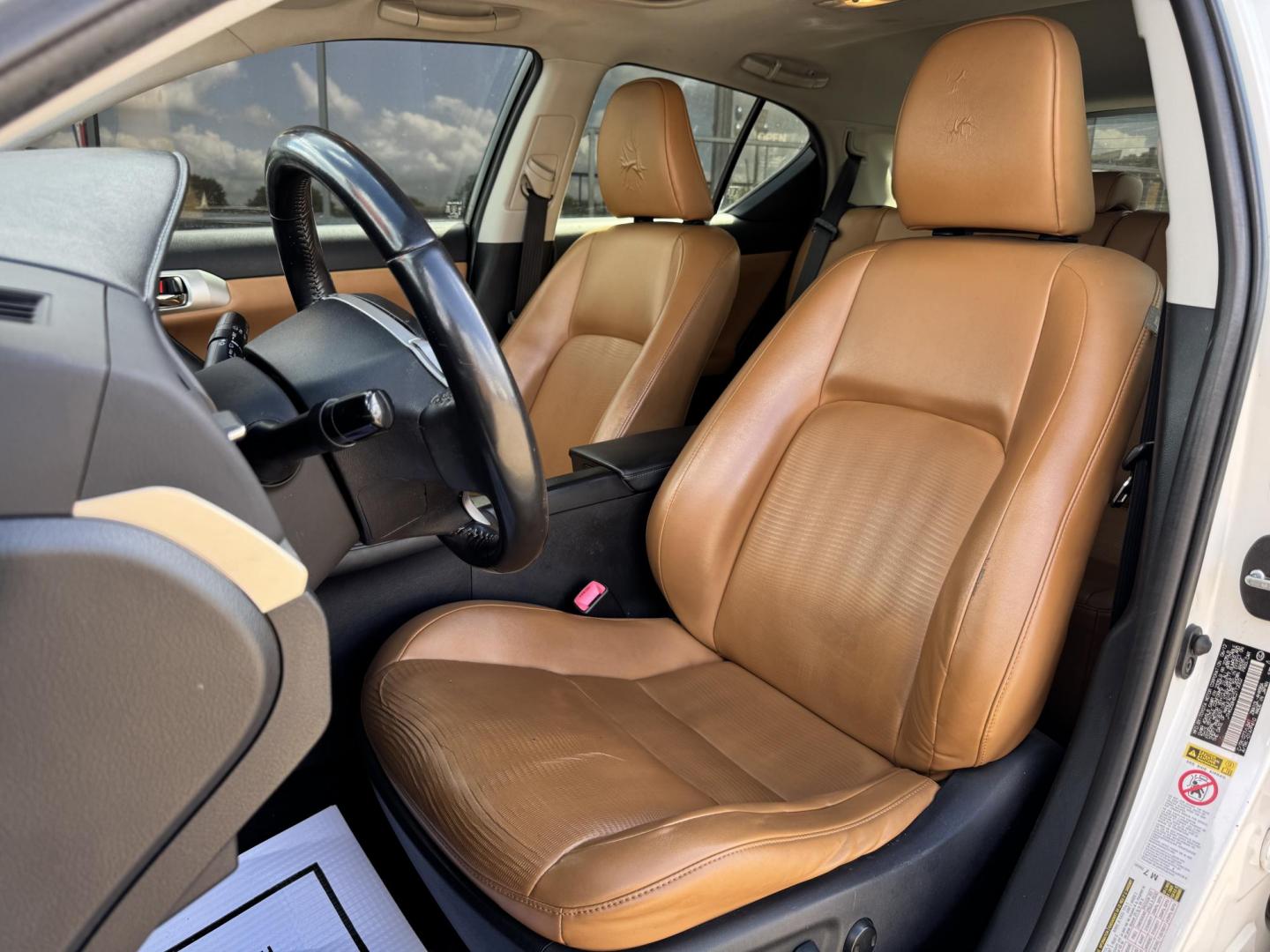 2012 WHITE LEXUS CT 200H BASE (JTHKD5BH8C2) , located at 5900 E. Lancaster Ave., Fort Worth, TX, 76112, (817) 457-5456, 0.000000, 0.000000 - Photo#10