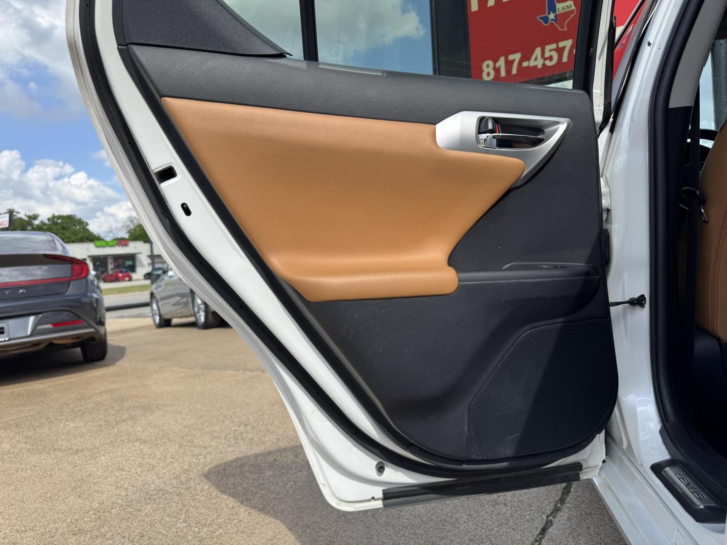 2012 WHITE LEXUS CT 200H BASE (JTHKD5BH8C2) , located at 5900 E. Lancaster Ave., Fort Worth, TX, 76112, (817) 457-5456, 0.000000, 0.000000 - Photo#11