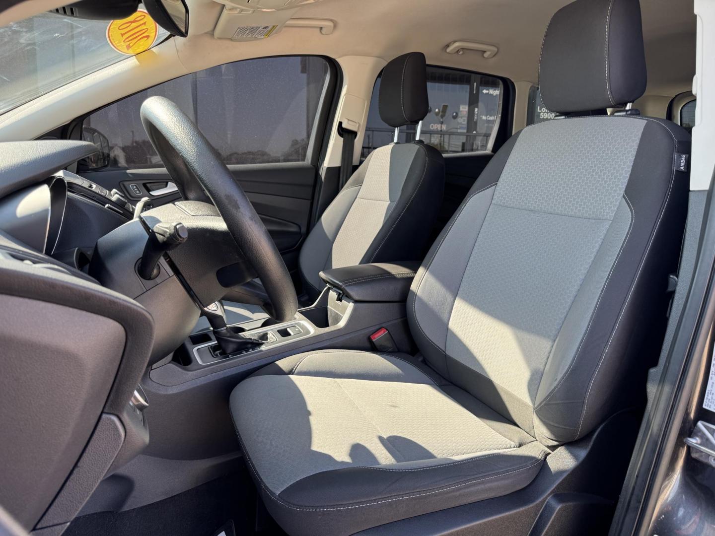 2018 GRAY /BLACK FORD ESCAPE SE (1FMCU0GD2JU) , located at 5900 E. Lancaster Ave., Fort Worth, TX, 76112, (817) 457-5456, 0.000000, 0.000000 - Photo#9