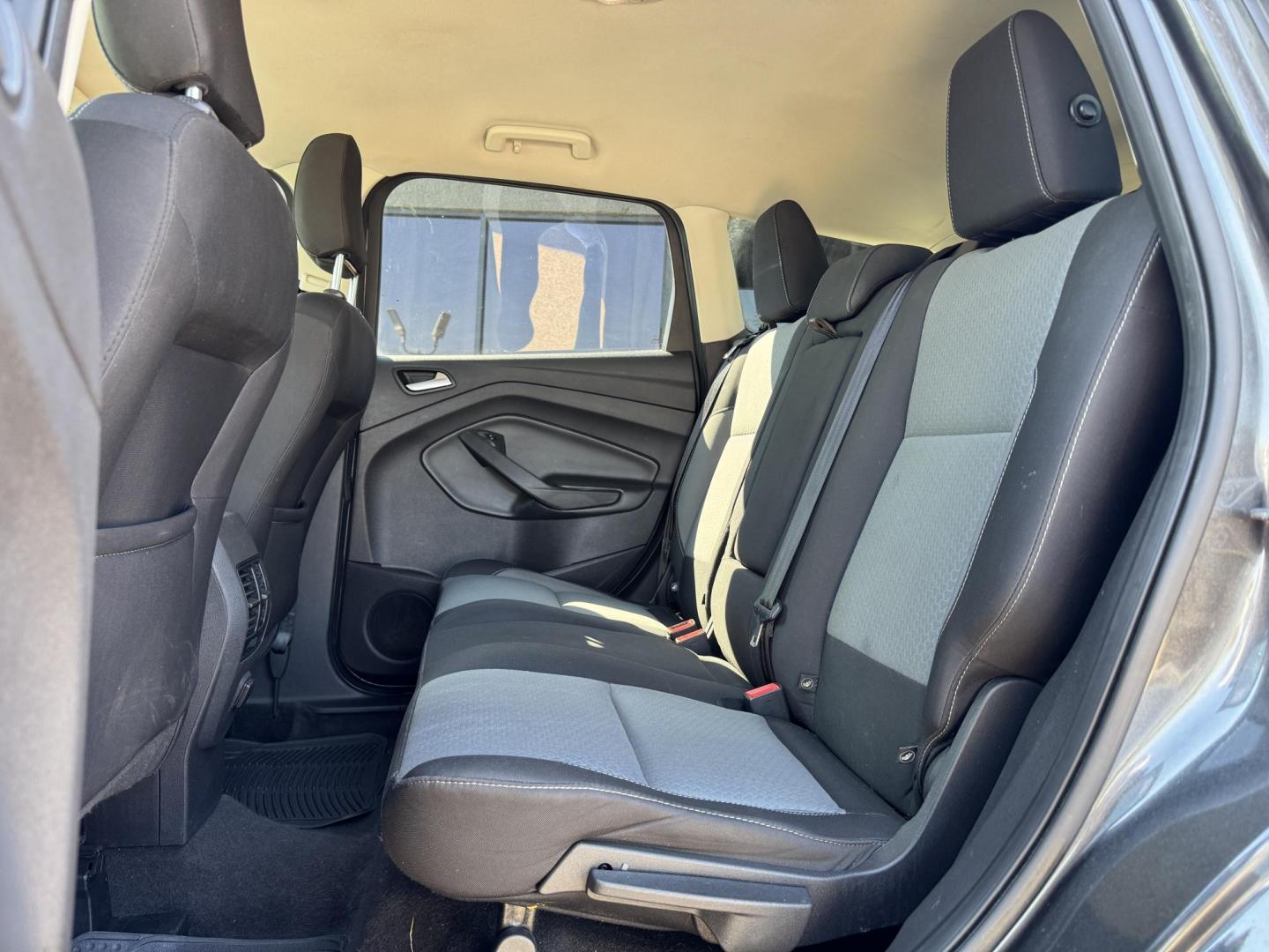 2018 GRAY /BLACK FORD ESCAPE SE (1FMCU0GD2JU) , located at 5900 E. Lancaster Ave., Fort Worth, TX, 76112, (817) 457-5456, 0.000000, 0.000000 - Photo#11