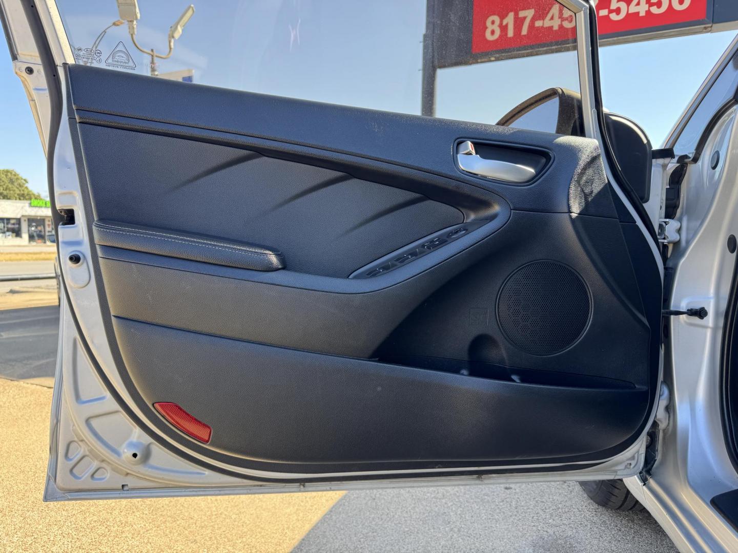 2018 GRAY KIA FORTE LX (3KPFK4A74JE) , located at 5900 E. Lancaster Ave., Fort Worth, TX, 76112, (817) 457-5456, 0.000000, 0.000000 - This is a 2018 KIA FORTE LX 4 DR SEDAN that is in excellent condition. The interior is clean with no rips or tears or stains. All power windows, door locks and seats. Ice cold AC for those hot Texas summer days. It is equipped with a CD player, AM/FM radio, AUX port, Bluetooth connectivity and Siriu - Photo#7