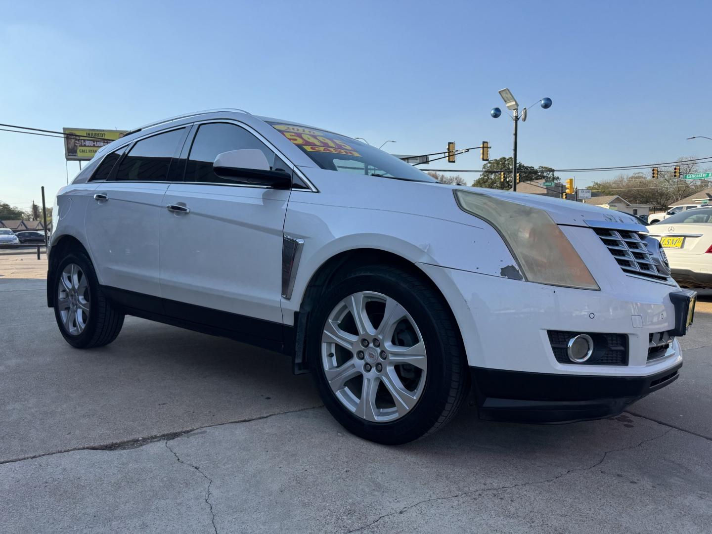 2016 WHITE CADILLAC SRX (3GYFNCE36GS) , located at 5900 E. Lancaster Ave., Fort Worth, TX, 76112, (817) 457-5456, 0.000000, 0.000000- Photo#2