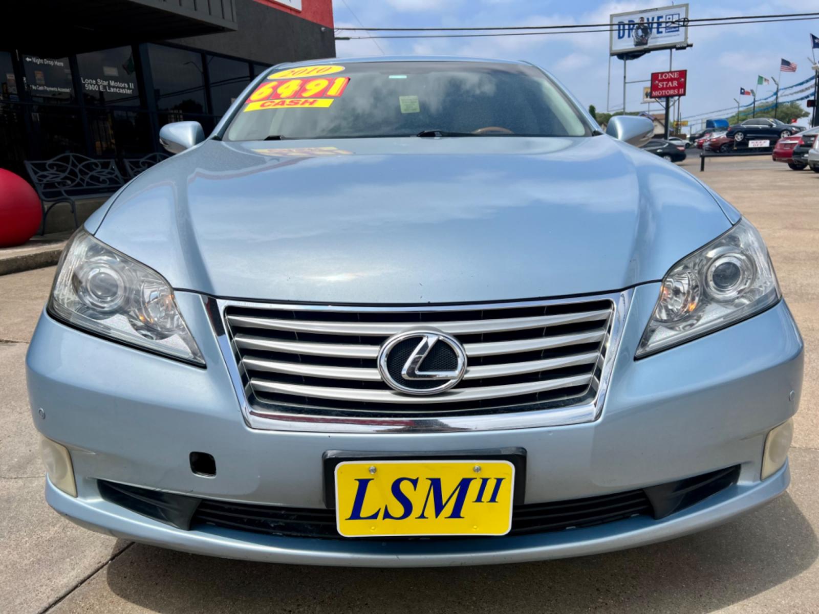 2010 BLUE /Tan LEXUS ES 350 BASE Base 4dr Sedan (JTHBK1EG3A2) with an 3.5L V6 engine, Automatic 6-Speed transmission, located at 5900 E. Lancaster Ave., Fort Worth, TX, 76112, (817) 457-5456, 0.000000, 0.000000 - This is a 2010 Lexus ES 350 Base 4dr Sedan that is in excellent condition. There are no dents or scratches. The interior is clean with no rips or tears or stains. All power windows, door locks and seats. Ice cold AC for those hot Texas summer days. It is equipped with a CD player, AM/FM radio, AUX p - Photo #2
