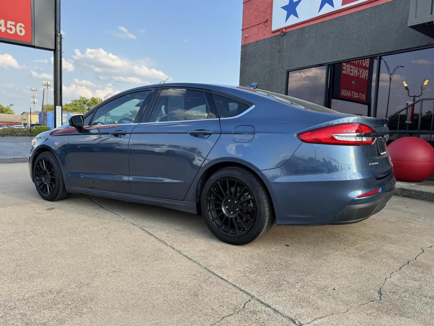 2019 BLUE FORD FUSION SE (3FA6P0HD0KR) , located at 5900 E. Lancaster Ave., Fort Worth, TX, 76112, (817) 457-5456, 0.000000, 0.000000 - Photo#6