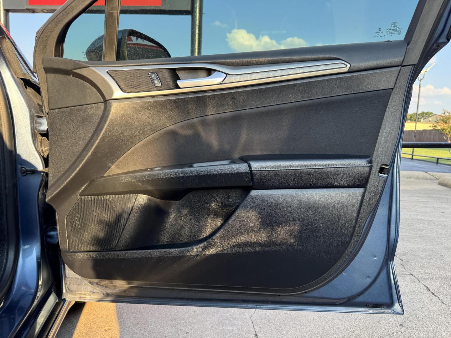 2019 BLUE FORD FUSION SE (3FA6P0HD0KR) , located at 5900 E. Lancaster Ave., Fort Worth, TX, 76112, (817) 457-5456, 0.000000, 0.000000 - Photo#14