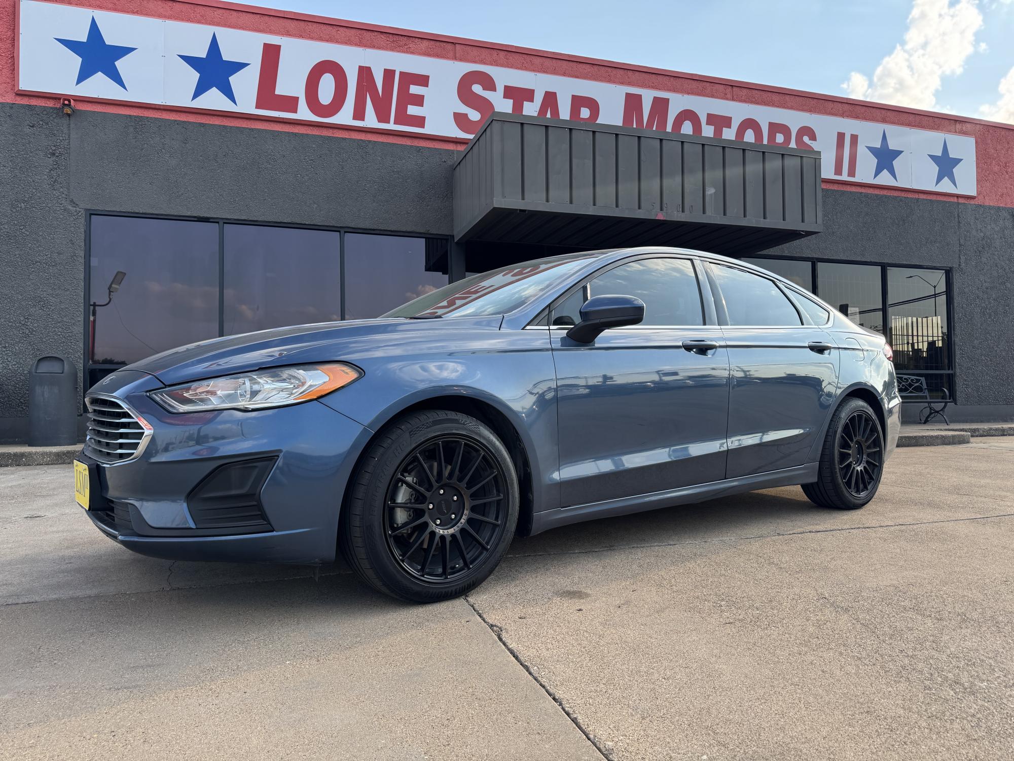 photo of 2019 FORD FUSION SE 4 DOOR SEDAN