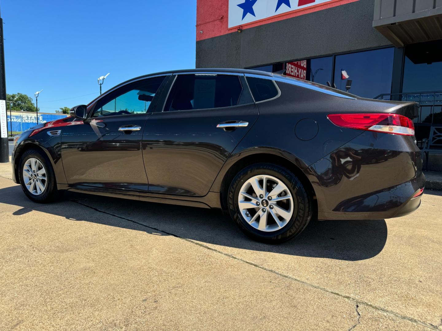 2018 BROWN KIA OPTIMA LX (KNAGT4L37J5) , located at 5900 E. Lancaster Ave., Fort Worth, TX, 76112, (817) 457-5456, 0.000000, 0.000000 - Photo#6