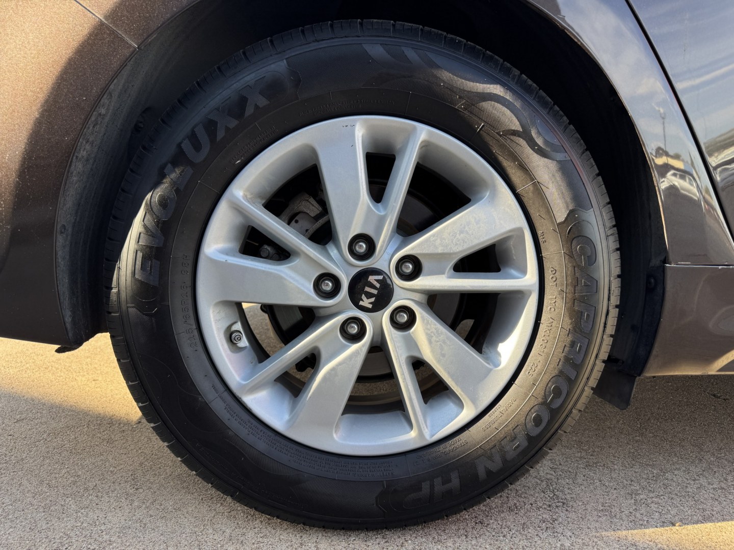 2018 BROWN KIA OPTIMA LX (KNAGT4L37J5) , located at 5900 E. Lancaster Ave., Fort Worth, TX, 76112, (817) 457-5456, 0.000000, 0.000000- Photo#24