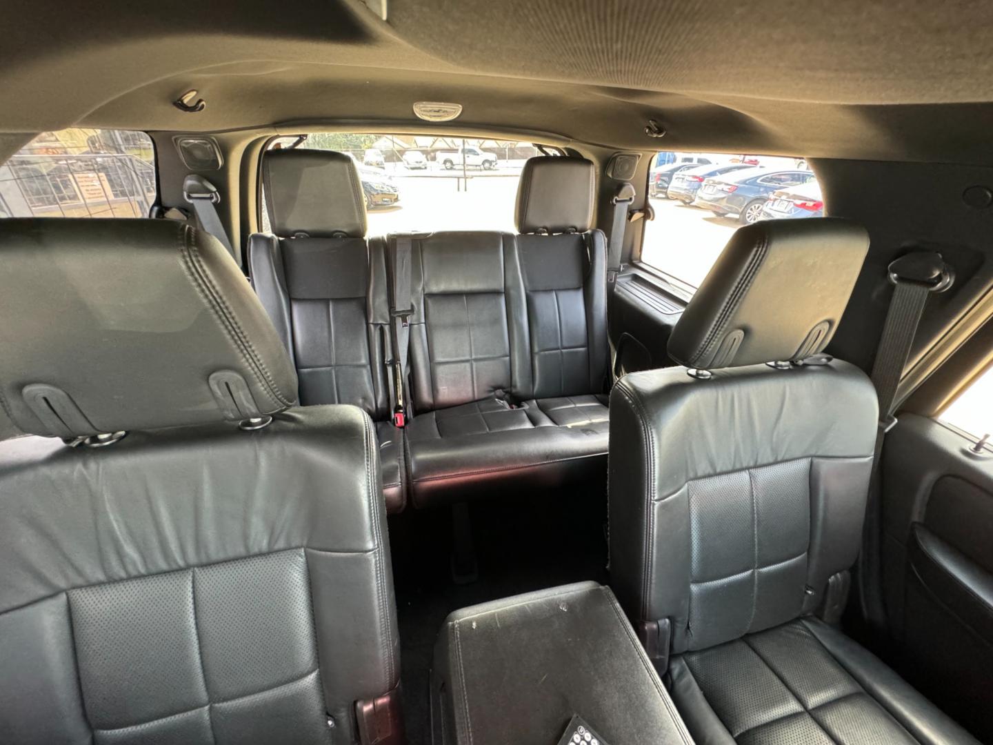 2012 BLACK LINCOLN NAVIGATOR PREMIUM; L (5LMJJ2H51CE) , located at 5900 E. Lancaster Ave., Fort Worth, TX, 76112, (817) 457-5456, 0.000000, 0.000000 - Photo#18