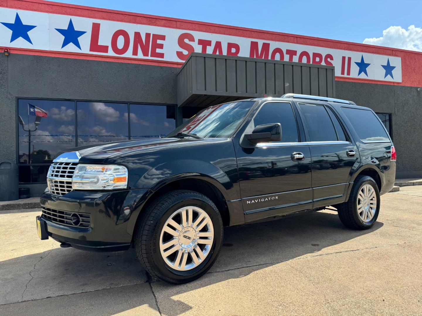 2012 BLACK LINCOLN NAVIGATOR PREMIUM; L (5LMJJ2H51CE) , located at 5900 E. Lancaster Ave., Fort Worth, TX, 76112, (817) 457-5456, 0.000000, 0.000000 - Photo#0