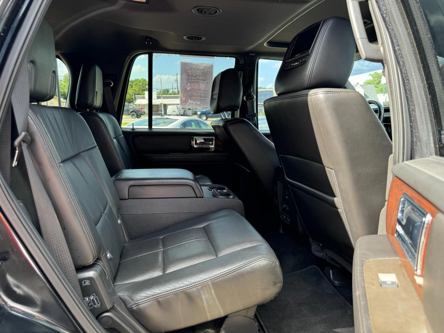 2012 BLACK LINCOLN NAVIGATOR PREMIUM; L (5LMJJ2H51CE) , located at 5900 E. Lancaster Ave., Fort Worth, TX, 76112, (817) 457-5456, 0.000000, 0.000000 - Photo#13