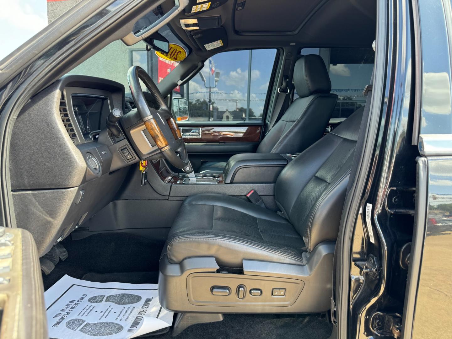 2012 BLACK LINCOLN NAVIGATOR PREMIUM; L (5LMJJ2H51CE) , located at 5900 E. Lancaster Ave., Fort Worth, TX, 76112, (817) 457-5456, 0.000000, 0.000000 - Photo#8