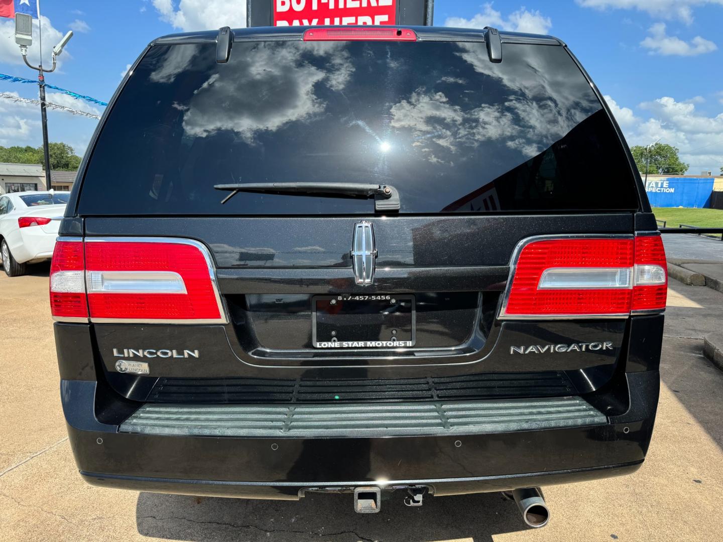 2012 BLACK LINCOLN NAVIGATOR PREMIUM; L (5LMJJ2H51CE) , located at 5900 E. Lancaster Ave., Fort Worth, TX, 76112, (817) 457-5456, 0.000000, 0.000000 - Photo#4