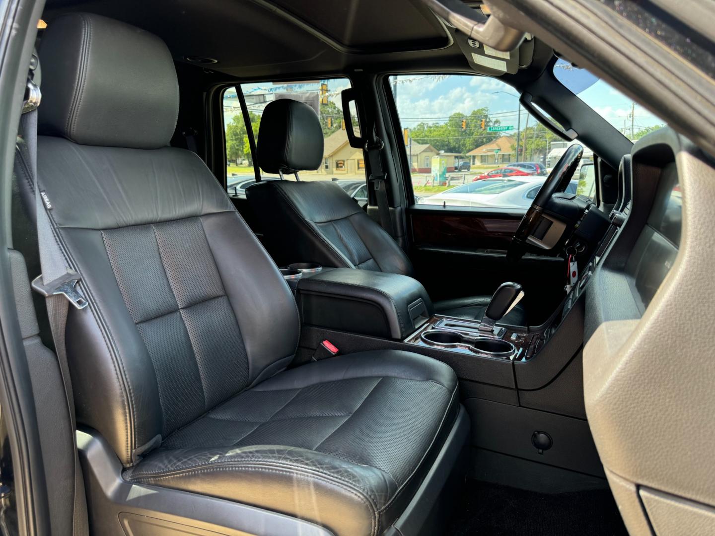 2012 BLACK LINCOLN NAVIGATOR PREMIUM; L (5LMJJ2H51CE) , located at 5900 E. Lancaster Ave., Fort Worth, TX, 76112, (817) 457-5456, 0.000000, 0.000000 - Photo#16