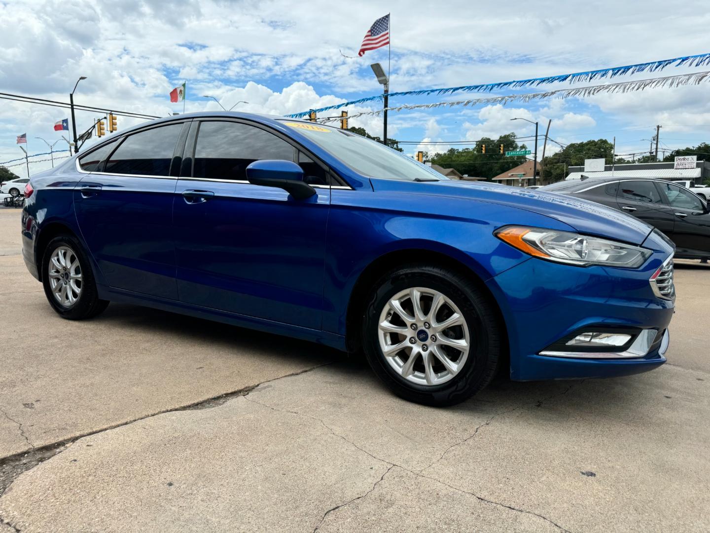 2018 BLUE FORD FUSION SE (3FA6P0HDXJR) , located at 5900 E. Lancaster Ave., Fort Worth, TX, 76112, (817) 457-5456, 0.000000, 0.000000 - Photo#3