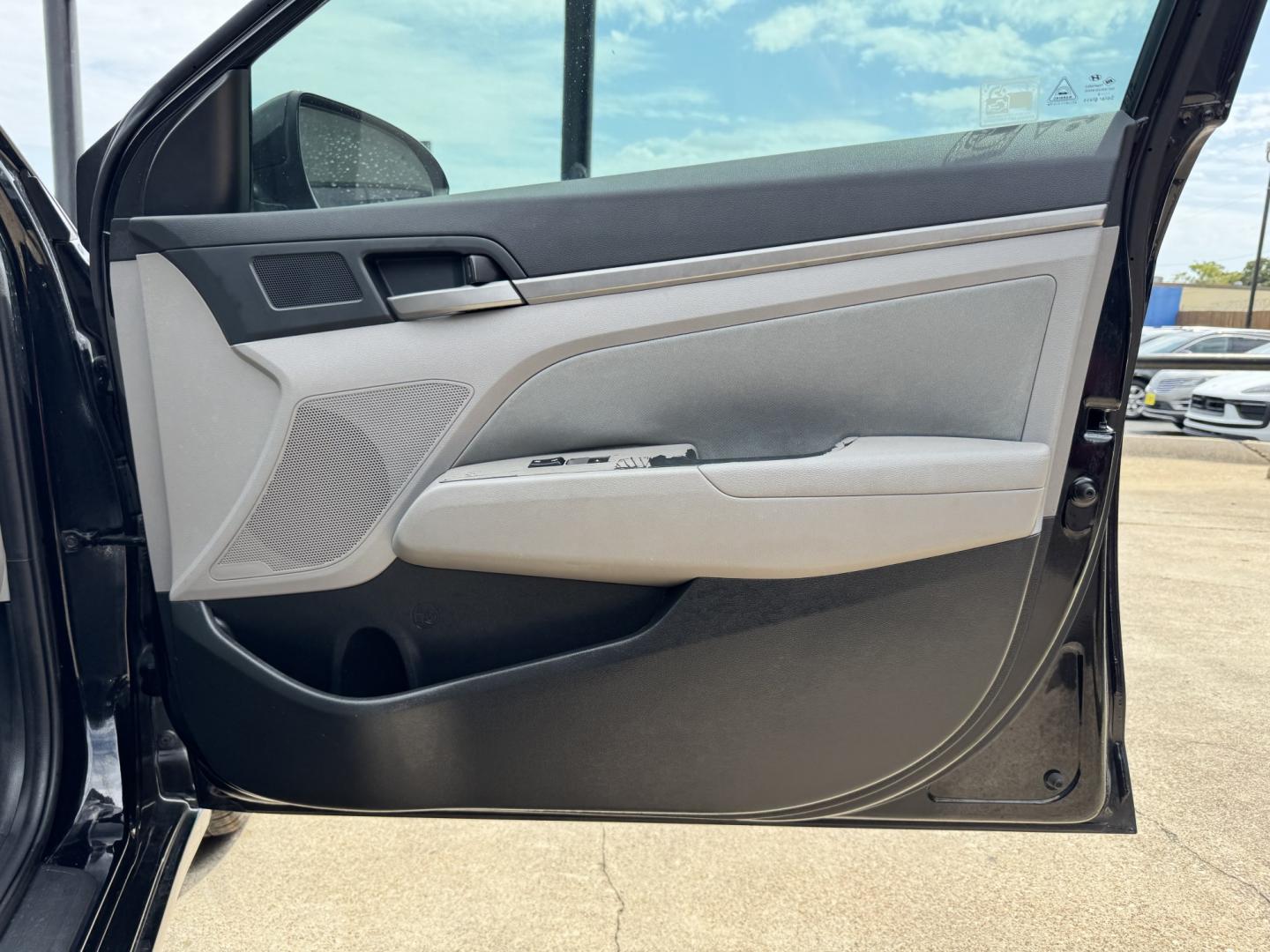 2018 BLACK HYUNDAI ELANTRA LIMITED; SE (5NPD84LF8JH) , located at 5900 E. Lancaster Ave., Fort Worth, TX, 76112, (817) 457-5456, 0.000000, 0.000000- Photo#16