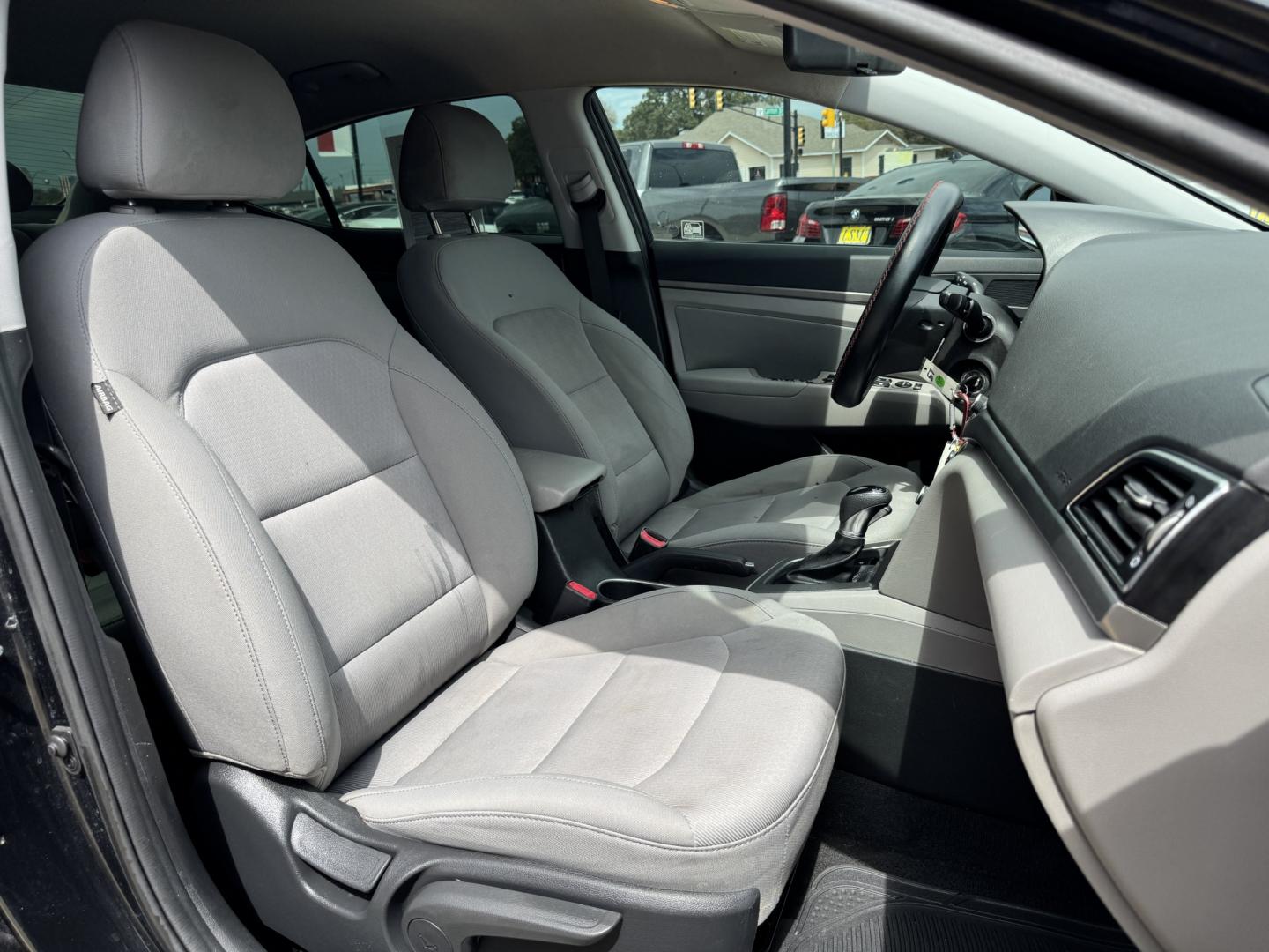 2018 BLACK HYUNDAI ELANTRA LIMITED; SE (5NPD84LF8JH) , located at 5900 E. Lancaster Ave., Fort Worth, TX, 76112, (817) 457-5456, 0.000000, 0.000000- Photo#18