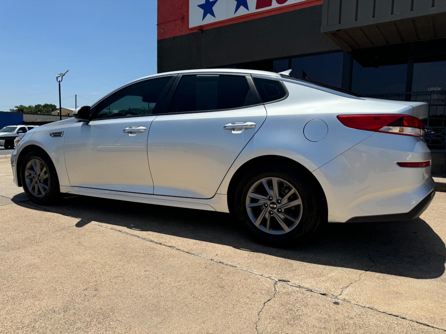 2020 SILVER KIA OPTIMA LX; S; SE (5XXGT4L30LG) , located at 5900 E. Lancaster Ave., Fort Worth, TX, 76112, (817) 457-5456, 0.000000, 0.000000 - Photo#7